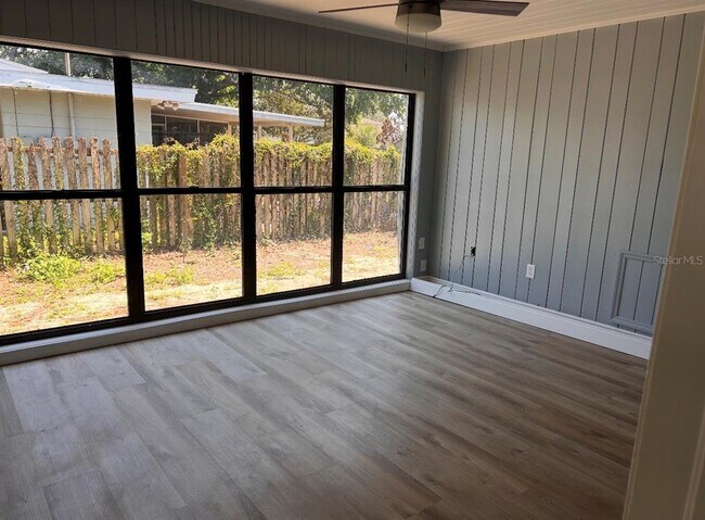 Foto del edificio - 2214 Ave B SW