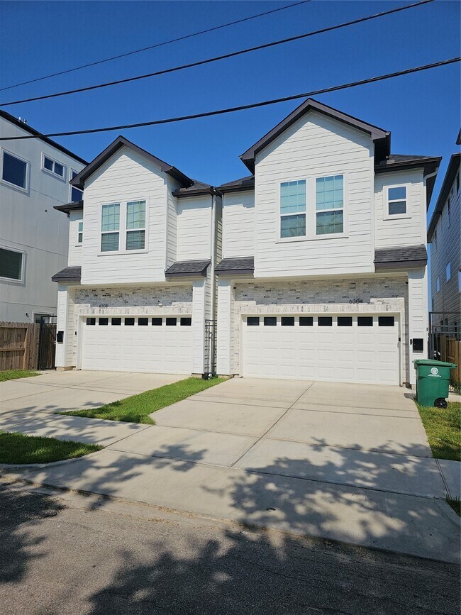 Building Photo - 4427 Elmwood St