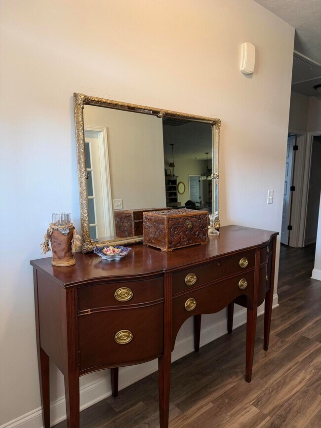 Foto del edificio - 352 Fox Haven Dr