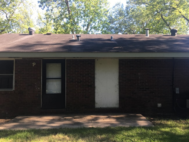 Building Photo - 1465 Kevin Ct