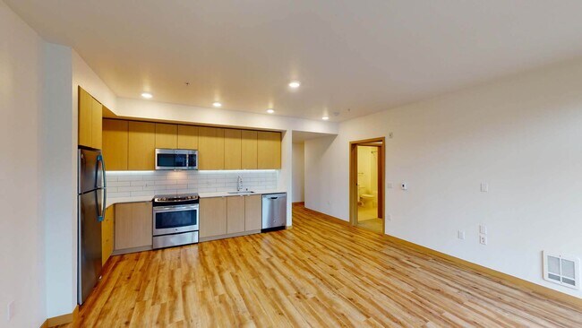 Interior Photo - CityLine