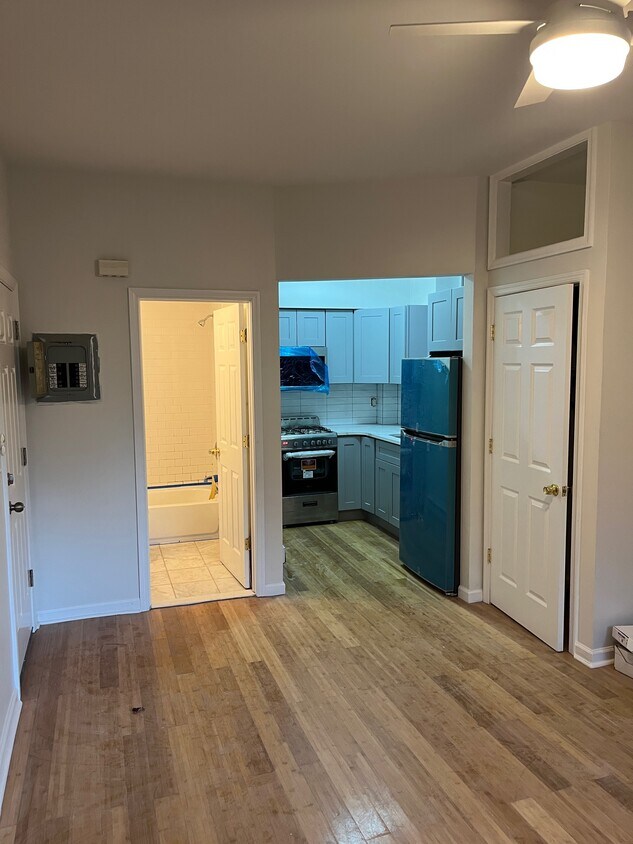 Foto principal - 4809 Beaumont Ave