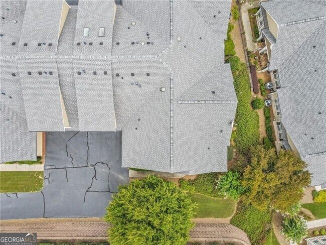 Foto del edificio - 2718 Grapevine Cir