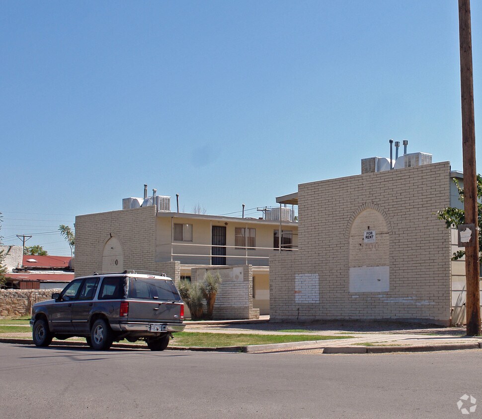 Building Photo - 3100 Pera Ave