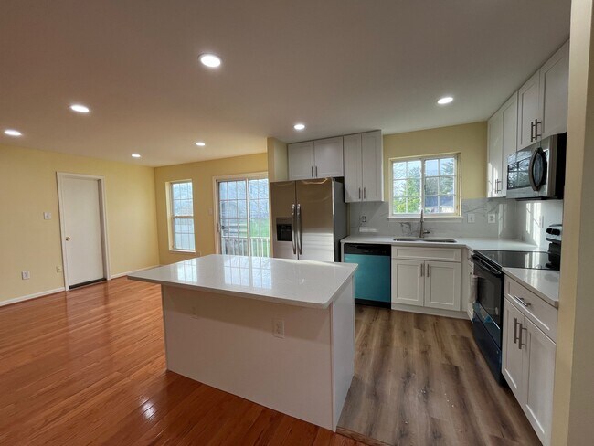 Foto del edificio - 11219 Potomac Oaks Dr