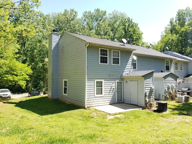 Photo - 3908 Briarhill Dr House