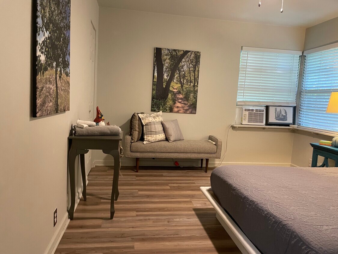 Foto del edificio - Furnished Room Rentals 4-6 month rental