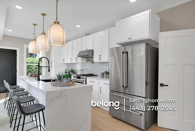 Building Photo - 1032 W Franklin St