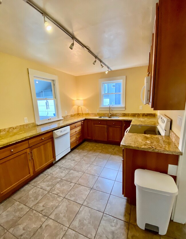Kitchen - 1727 NW 63rd St