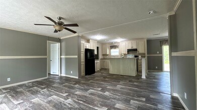 Building Photo - 7865 Pinecone Ln