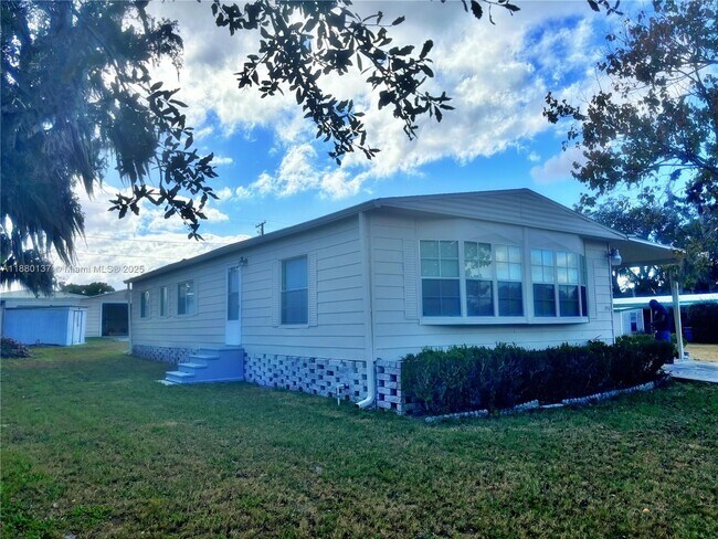 Building Photo - 3930 Country Pl