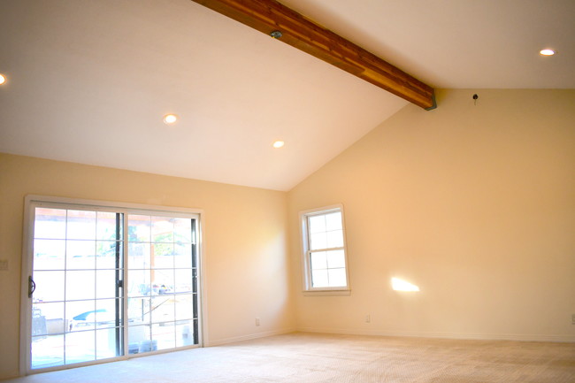 Huge Master Suite Vaulted Ceiling - 6155 W 75th Pl