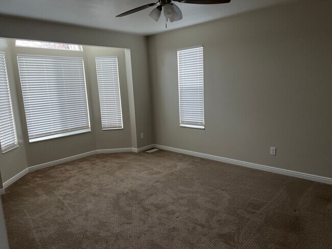 Foto del edificio - Spacious 5BR House in Kaysville