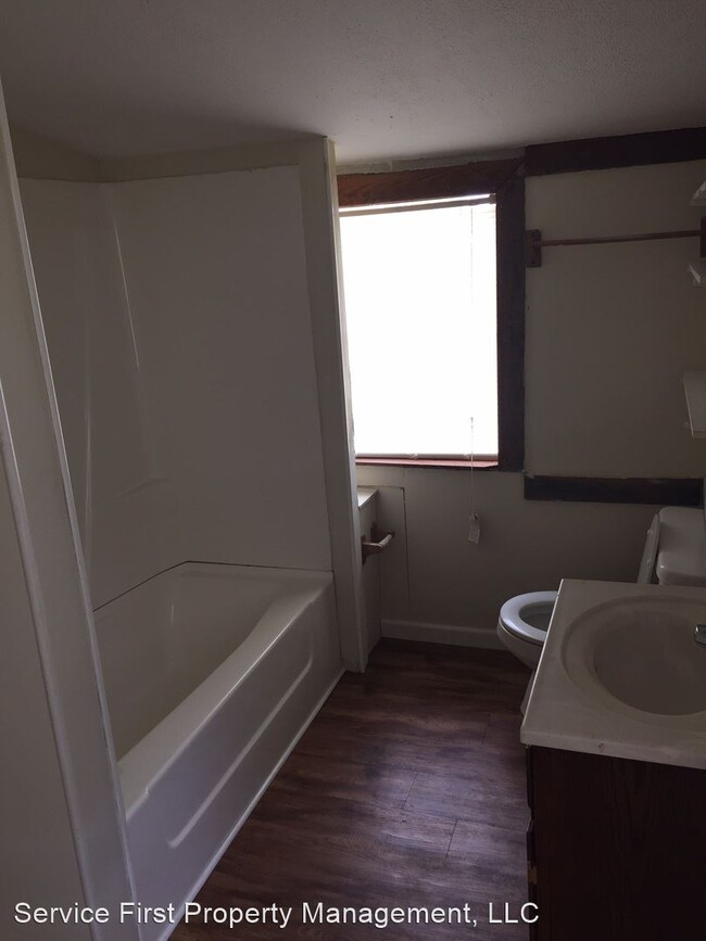 Building Photo - 1 br, 1 bath House - 221 J Highway