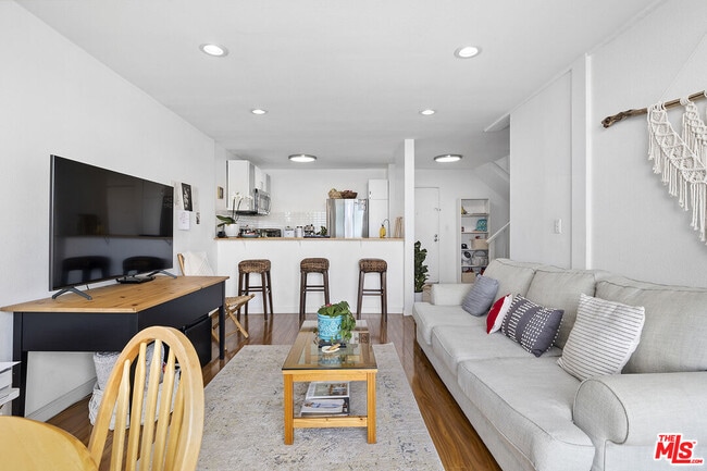 Foto del edificio - 23901 Civic Center Way