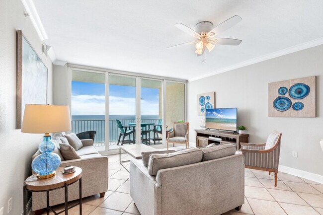 Foto del edificio - 365 E Beach Blvd