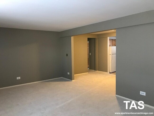 Building Photo - 9016 Lamon Ave