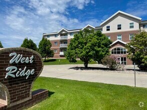 Building Photo - West Ridge Apartments
