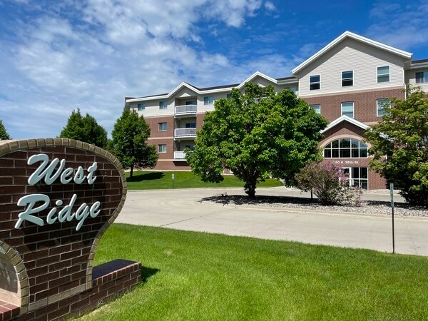 Apartamentos West Ridge - West Ridge Apartments