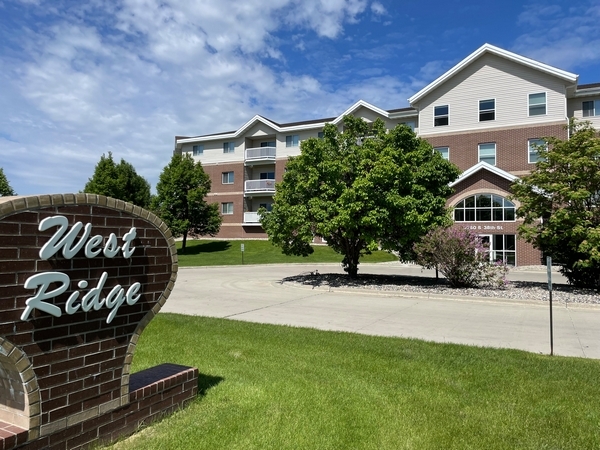 Building Photo - West Ridge Apartments