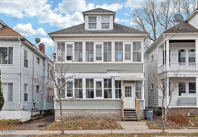 Building Photo - 248 Morris St