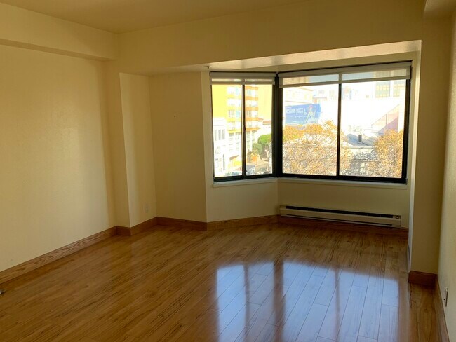 Bright bedroom - 601 Van Ness Ave