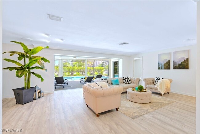 Building Photo - 2125 Marina Dr