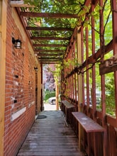 Building Photo - 987 Parsons Ave