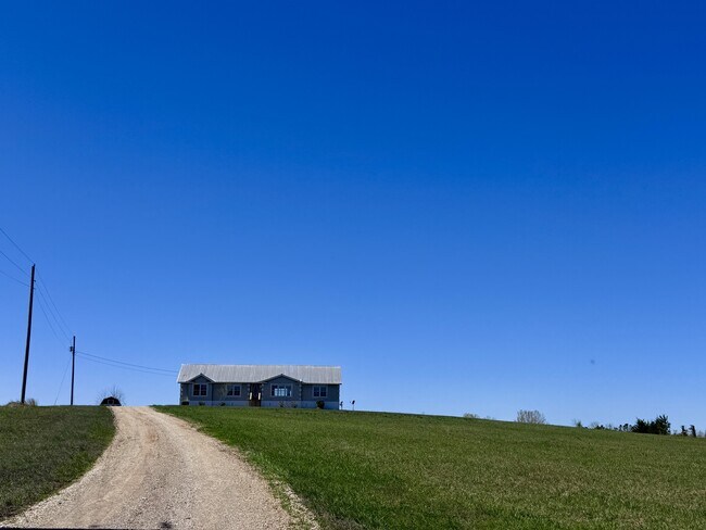 Foto del edificio - 3690 Old Airport Rd
