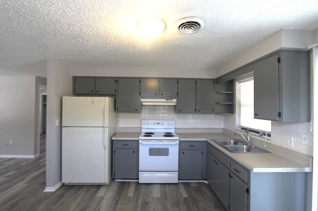 Building Photo - 5647 20th St