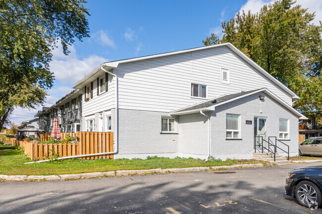 Building Photo - Woodroffe Place