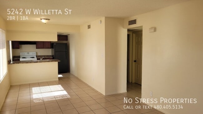 Building Photo - 2 Bed Town Home off 53rd Ave and McDowell Rd!