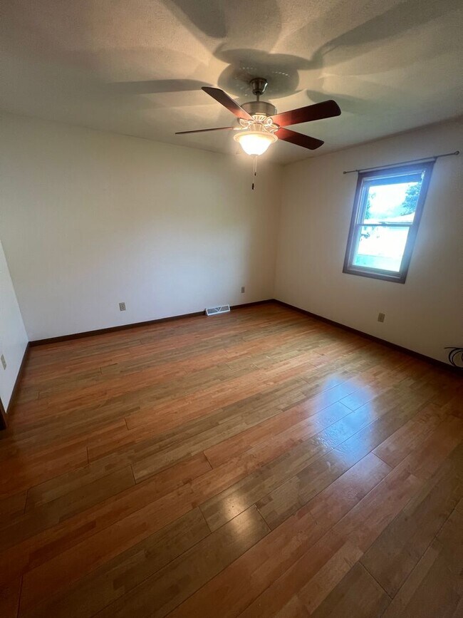 Foto del edificio - 5256 Carlton Dr