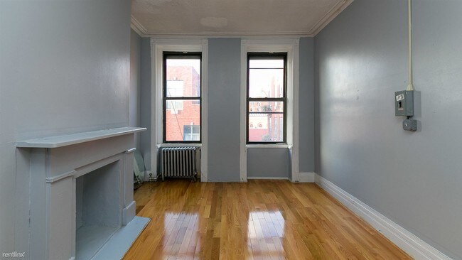 Building Photo - 2 br, 1 bath Apartment - 72 Scholes St Apt 4R