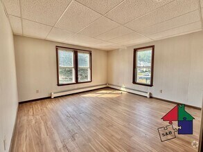 Building Photo - 63 Brook St