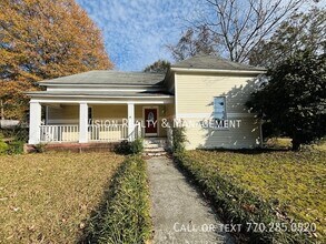 Building Photo - 302 Mandeville Ave