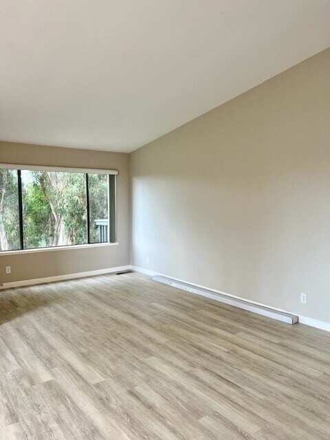 Foto del edificio - 1632 Ashwood Dr