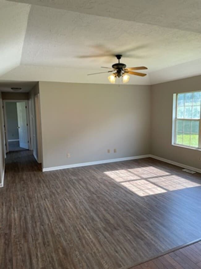 Building Photo - 113 Dogwood Trail
