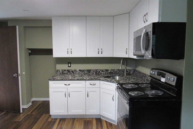 Building Photo - 1471 NY-376