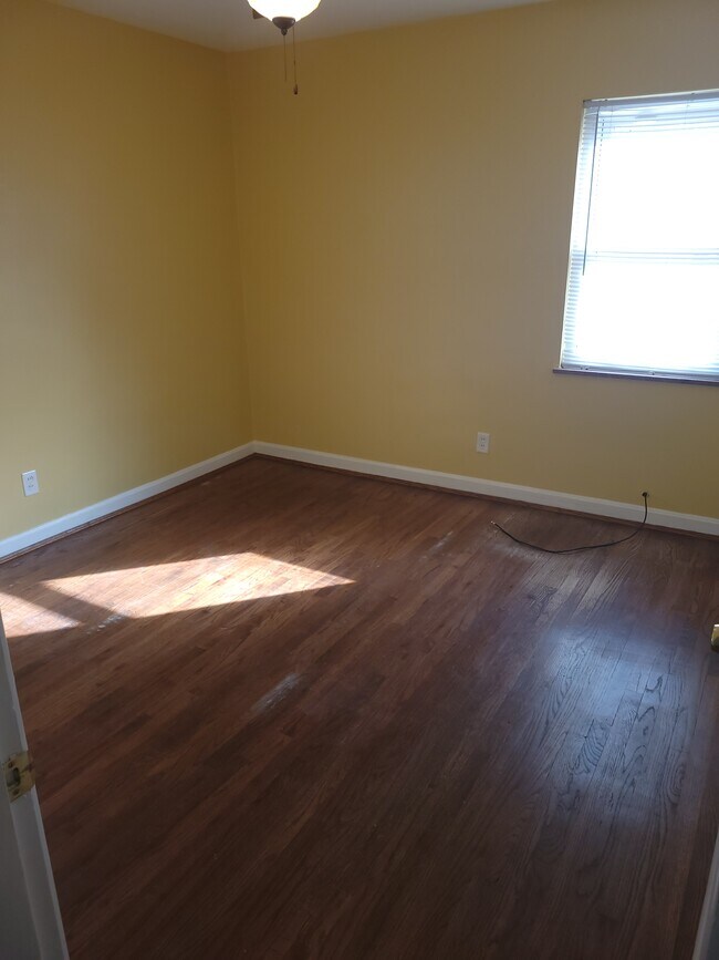 Bedroom - 3809 Gardner Ave