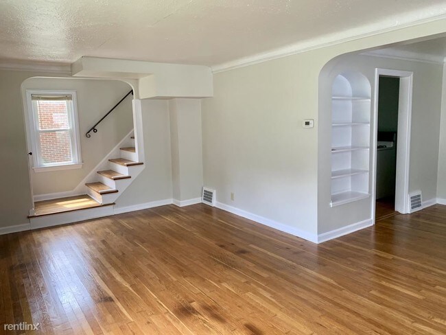 Building Photo - 3 br, 3.5 bath House - 1824 Maywood Rd