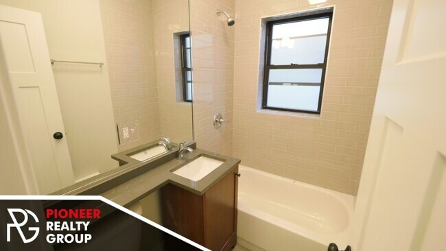 Foto del edificio - 2900 N Mildred Ave