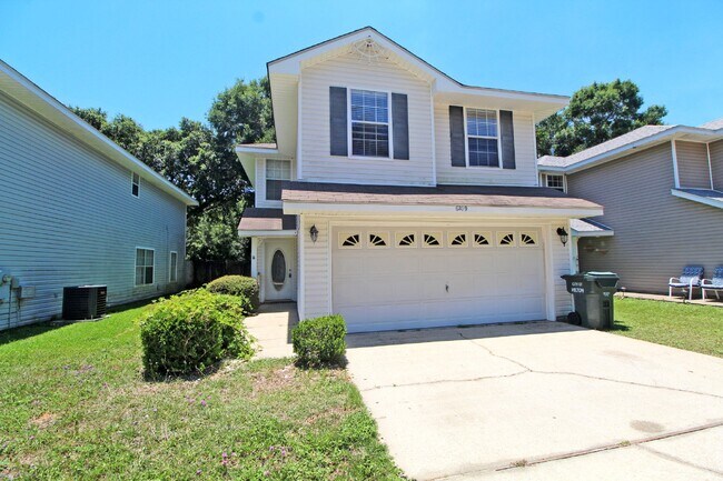 Foto del edificio - Modern 3-Bedroom Two-Story Home Featuring 2-Car Garage, Open Great Room with Fireplace, Private P...