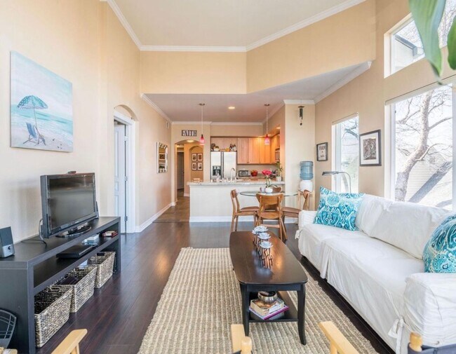 Foto del edificio - Stunning “Treehouse” Top-Floor Condo – 2 Bed / 2 Bath | One Block from City Park