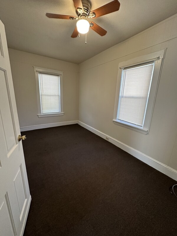 Foto del edificio - 7516 Bancroft Ave