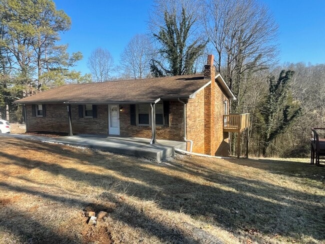 Building Photo - 3 Bedroom 2 Bathroom Home in Kingsport, TN