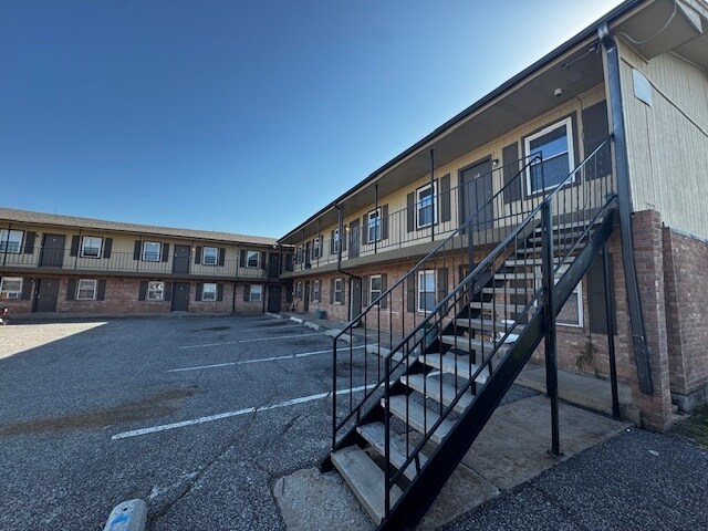 Primary Photo - 1212 NW 26th St