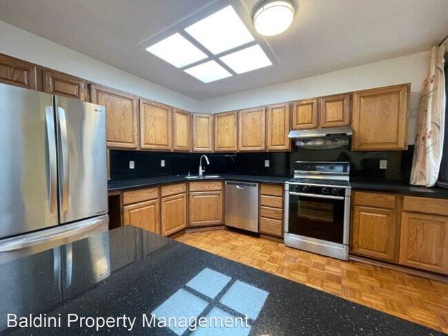 Building Photo - 2 br, 2 bath House - 162 Niagara
