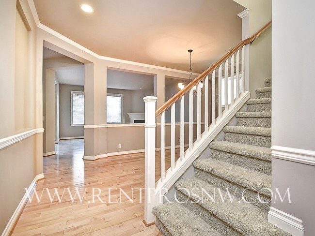 Foto del edificio - 332 222nd Ave NE