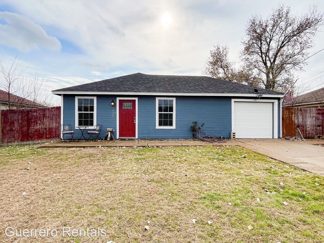 Building Photo - 3 br, 1 bath House - 1008 Couples